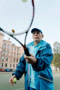 Als je ouder bent en wil blijven sporten is begeleiding belangrijk. Hier kan je voor terecht bij fit massage Breda.